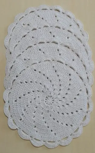 Sousplat Artesanal 36 CM Na Cor Crú