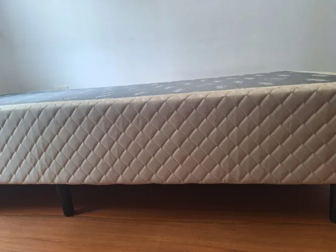 Box solteiro seminovo 