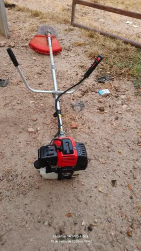 Vendo roçadeira Toyama tbx 52