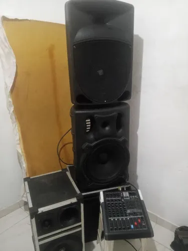 Vende se um som completo