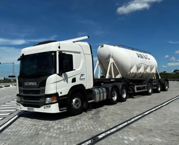 Cavalo Scania P360 com Cebolão 
