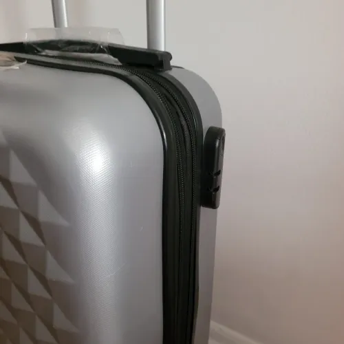 Mala de viagem nova bordo de mão linda cinza prateada com rodinhas 