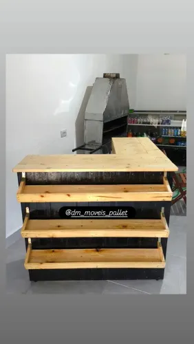 Balcão caixa de pallet rústico com expositores