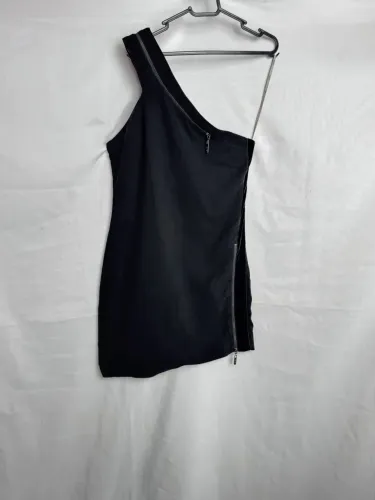 Vestido um ombro só Bo.bô