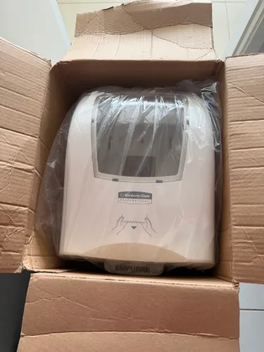 o Dispenser de Papel Toalha em Rolo Scott Basic da Kimberly-Clark Professional