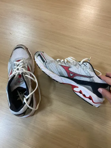 Tênis mizuno