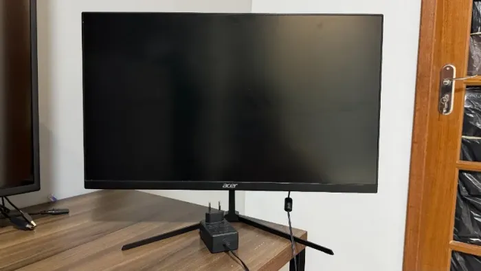 Monitor Acer Gamer Nitro QG240Y S3BIPX 23.8? Zeroframe LED VA FHD 180Hz 1ms VRB HDR10 sRGB
