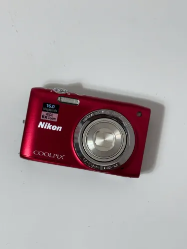 Câmera digital nikon coolpix s2700 vermelha em ótimo estado