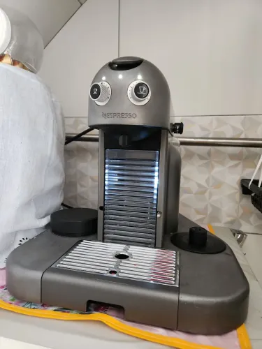Cafeteira Nespresso cápsula 
