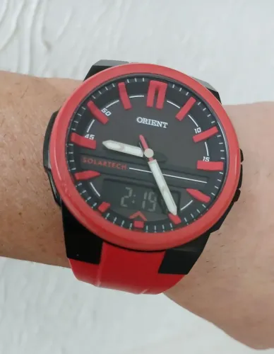 Relógio original ORIENT SOLAR TECH Anadigi. Não está acertando os horários. Ac troca 
