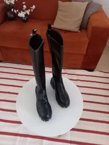 Bota Cano Alto Preta