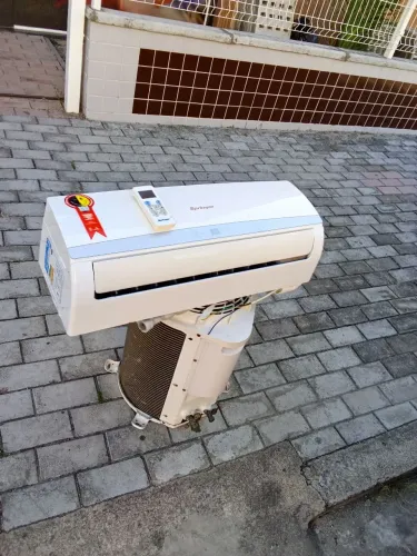Ar-condicionado 9 mil BTUs com garantia 1 ano