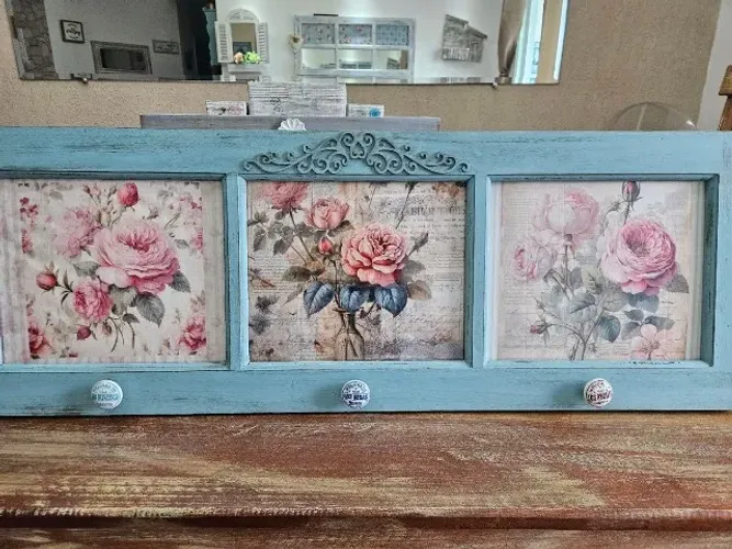 Painel decorativo feito com janela