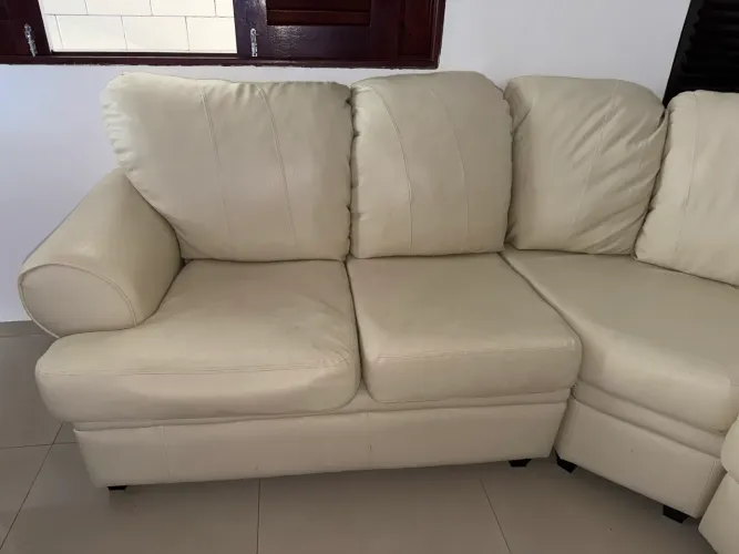 Sofá em L+ 2 Pufs