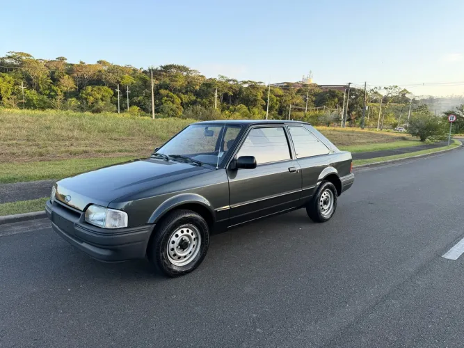Ford Escort L 1.8i / 1.8 1992