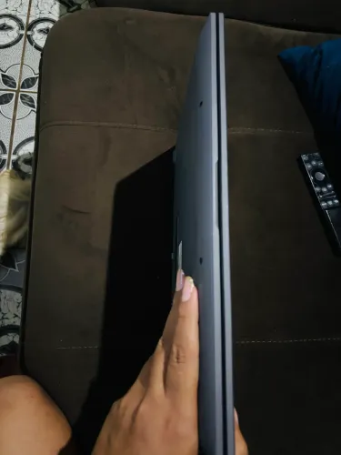 Vendo notebook ASUS em ótimo estado. Funciona perfeitamente, ideal para estudos,