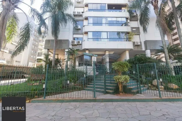 Apartamento para locação com 121m² no bairro Petrópolis.