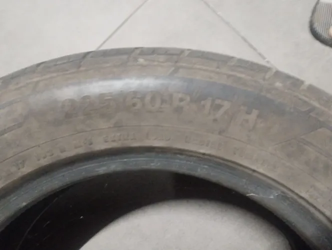 2 Pneu semi novos da Fiat Toro 