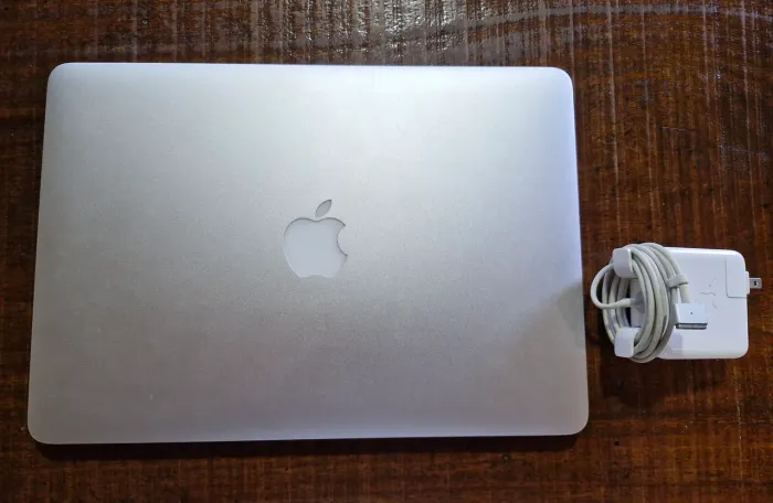 Macbook air 2013 13" - bateria nova - carregador original