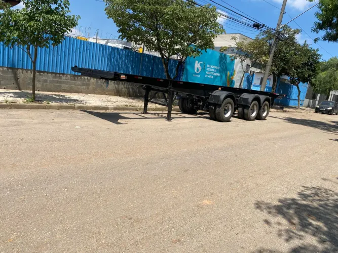 Carreta bug porta Container 40pes canguru 4 lock