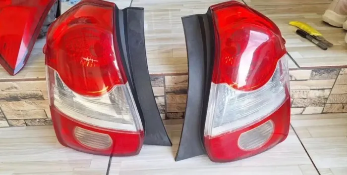 Lanterna Etios Hatch