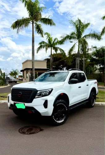 Nissan Frontier Pro4x CD 4X4 2.3 Bi-TB Die. AUT 2023