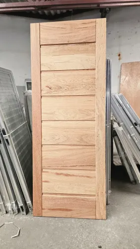 PORTA MACIÇA DE ANGELIM PEDRA 80CM - MODELO R509