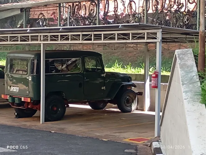 Toyota Band.Jipe Cap.de Aço Chas. Longo Diesel 1972