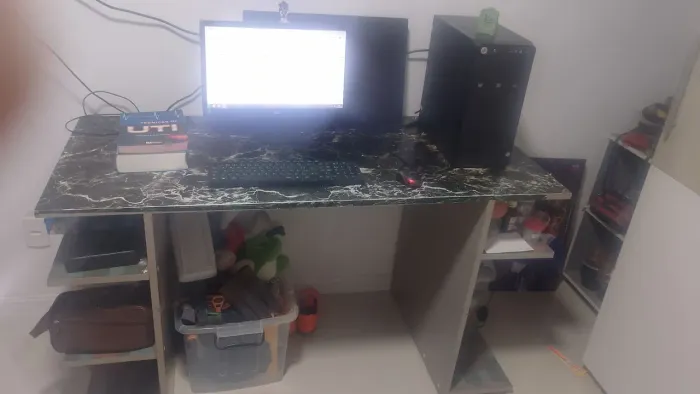 PC - completo: monitor, gabinete, mesa 