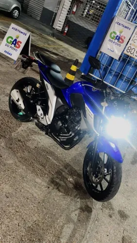 Fzr 250, 36 km rodados 17.500