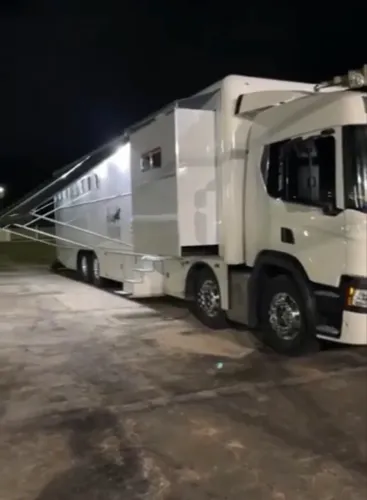 Motorhome Scania P360 - 8x2 (Novíssimo)