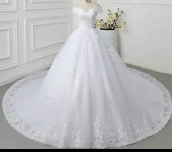 Vestido de noiva e festa