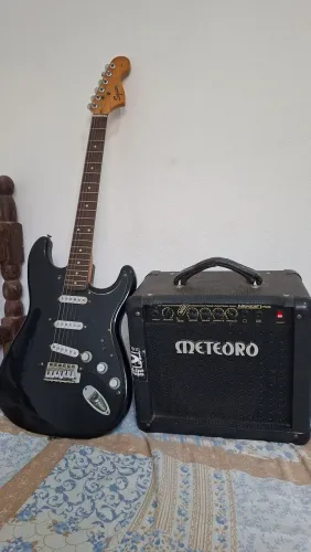 GUITARRA E AMPLIFICADOR METEORO - VENDO SEPARADO TAMBÉM