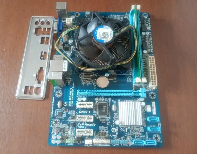 Kit Placa Mãe Ga-h61m-ds2h Pentium G2020 2,9 Mhz 4gb Ddr3