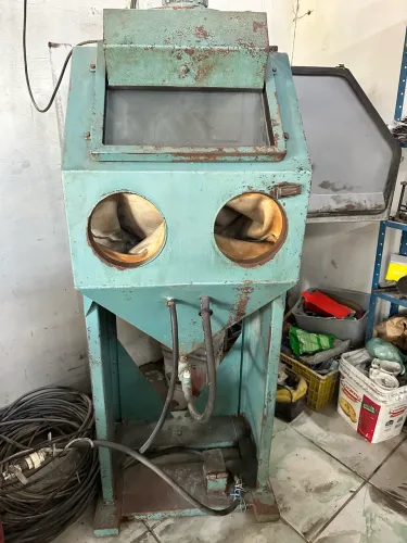 Jateadora e compressor industrial