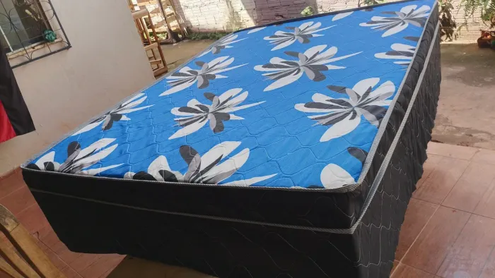 Vendo essa cama casal.nova