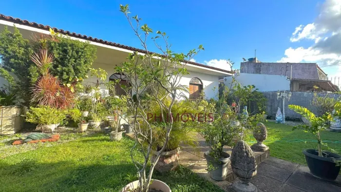 Casa com 4 dormitórios sendo 3 suítes e 1 suíte master + DCE completo no Bairro do Farol -