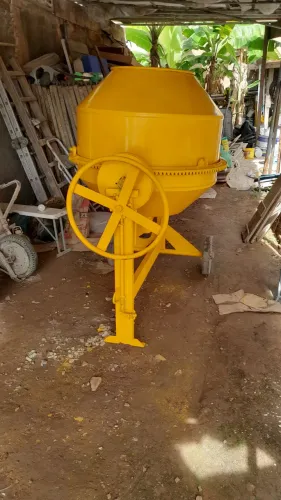 Betoneira seminova 400 litros