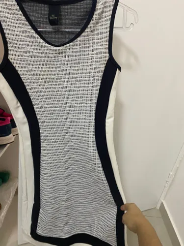 Vestidos de festa Em bandagem. Aperta e modela o corpo