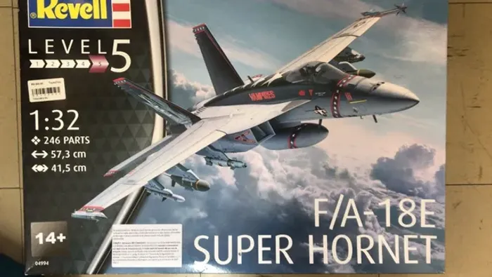 Kit de montar F/A 18E Super Hornet