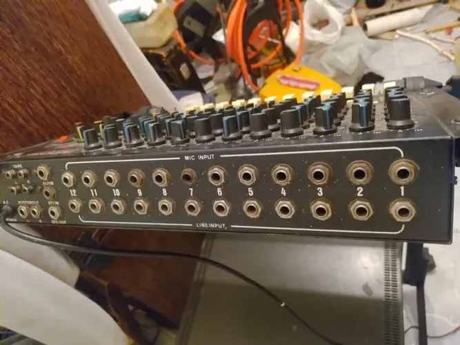 Mesa de som 12 canais