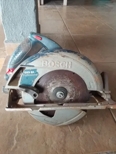 Serra Circular Bosch GKS 65 Professional 7". Usada