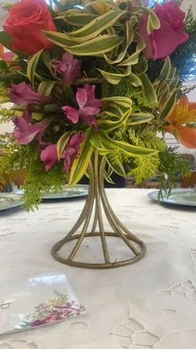 Suporte de Ferro Maciço Para Arranjo de Flores Vários