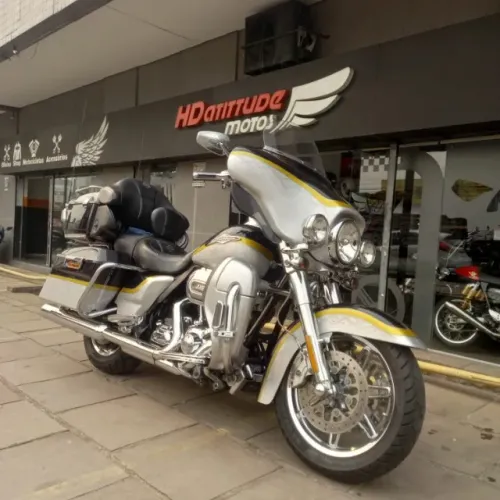 Harley Davidson - FLHTCUSE7 - CVO