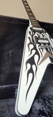 Guitarra Dean - assinatura Michael Schenker - UFO, Scorpios - em estado de nova