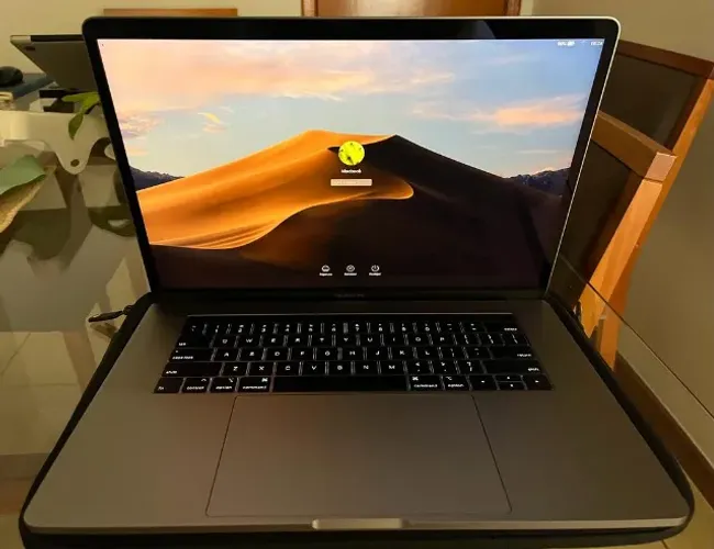 Macbook Pro 2018 - praticamente novo, em excelente estado de conservação e funcionamento.
