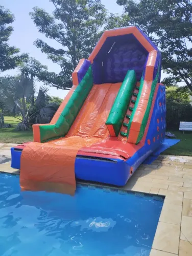 LOCAÇÃO TOBOGÃ SLIDE FUTEBOL DE SABÃO TOURO MECÂNICO