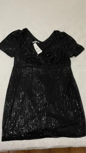 Vestido preto de paetês