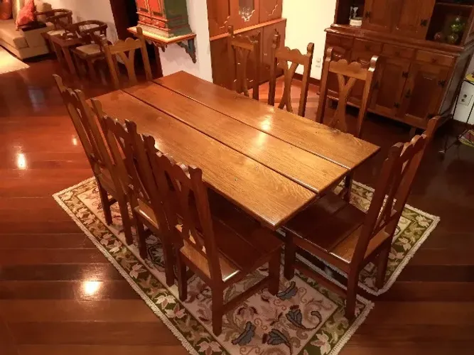 Sala jantar madeira maciça com 8 cadeiras