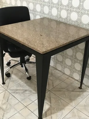MESA QUADRADA GRANITO DESCONTO 20%